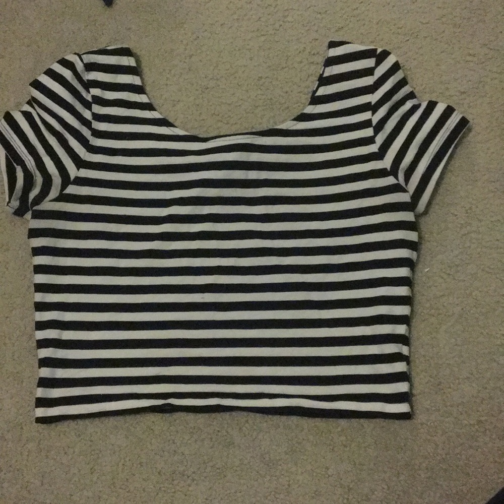 black and white crop top